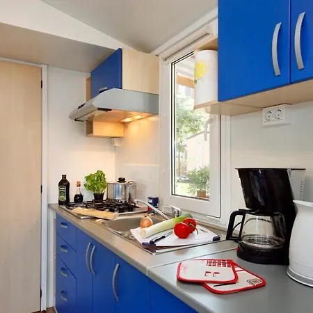 Albatross Mobile Homes On Bi Village 假日公园 法扎纳